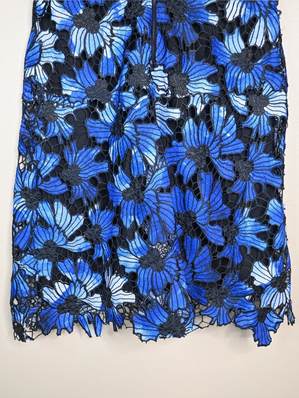 Elie Tahari Women's 4 Blue Black Floral Guipure Lace Sleeveless Dress - Picture 8 of 11